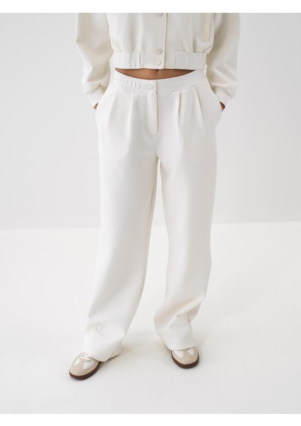 Kadın Ekru Pamuk Dokulu Oversize Sweat Pantolon indirimleri