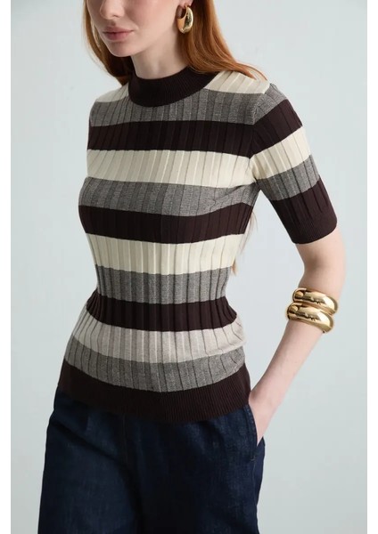 Çizgili Yarım Kollu Triko Bluz - Kahverengi fiyatları