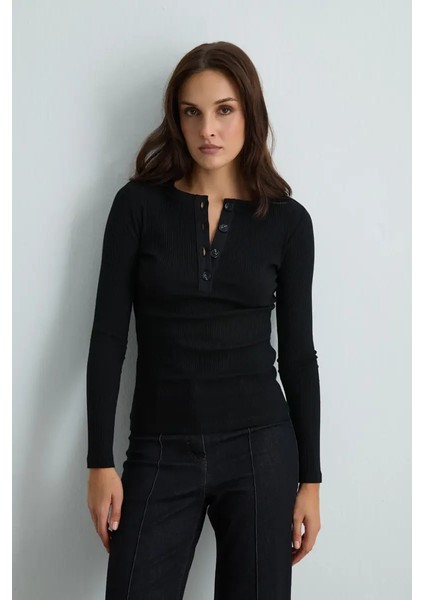 Düğmeli Yuvarlak Yaka Pamuk Ribana Bluz - Siyah fırsatları