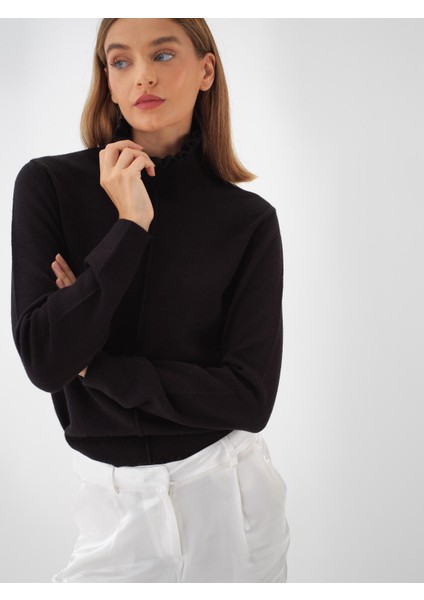 Kadın Siyah Doğal Yün Dokulu Slim Fit Kazak