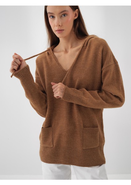 Kadın Camel Yumuşak Dokulu Regular Fit Kazak