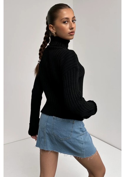 Şerit Desenli Dokulu Boğazlı Triko Kazak fiyatları