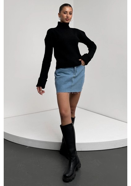 Şerit Desenli Dokulu Boğazlı Triko Kazak fırsatları