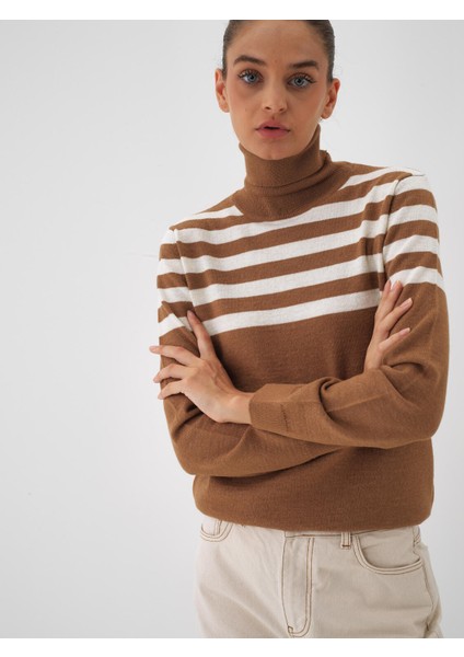 Kadın Camel Doğal Yün Dokulu Regular Fit Kazak