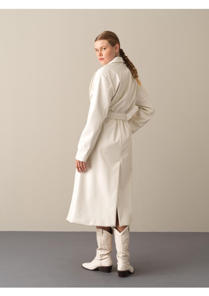 Kadın Ekru Oversize Deri Görünümlü Trençkot