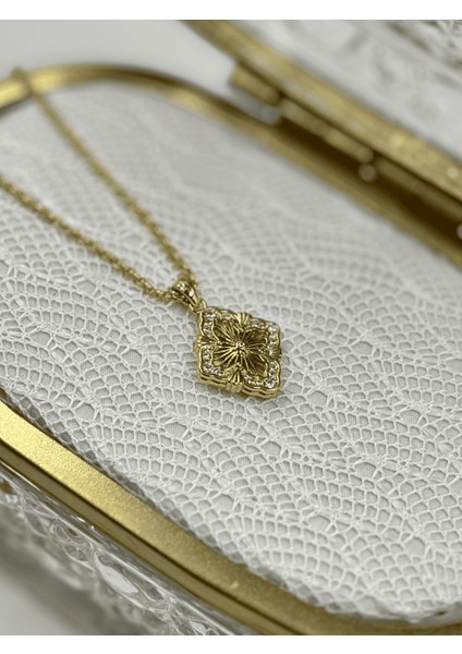 Vivienne No:2 Sedef Çelik Kolye modelleri