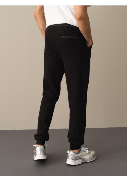 Erkek Siyah Regular Fit Jogger Pantolon
