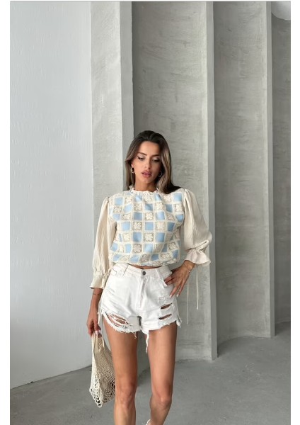 Siyah Dantel Detaylı Bluz fırsatları