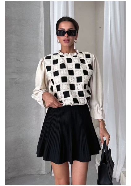 Siyah Dantel Detaylı Bluz fırsatları