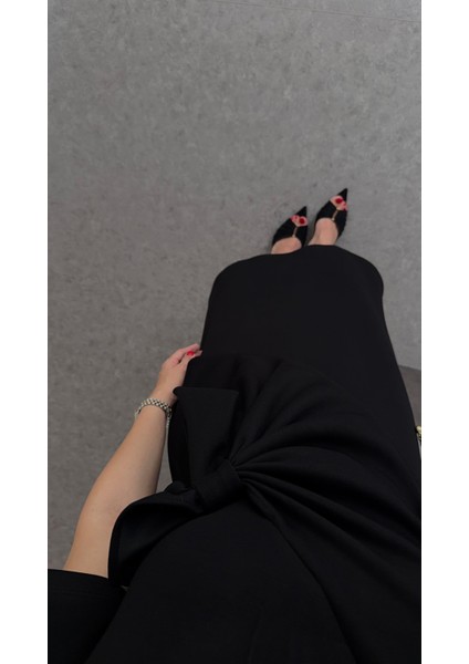 Fiyonklu Siyah Modal Elbise