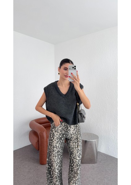 V Yaka Sıfır Kol Antrasit Süveter