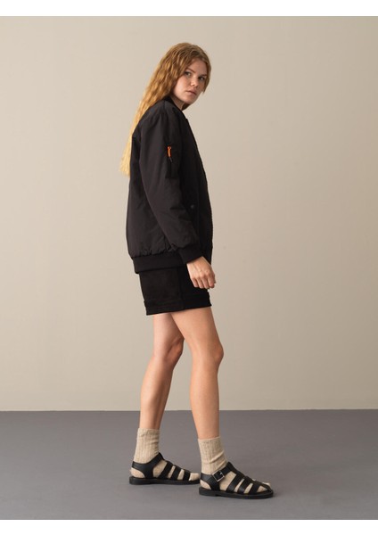 Kadın Siyah Fermuarlı Oversize Bomber Ceket