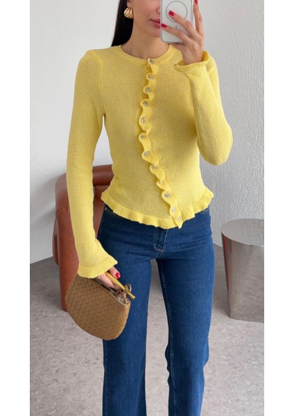 Asimetrik Düğmeli Sarı Hırka modelleri