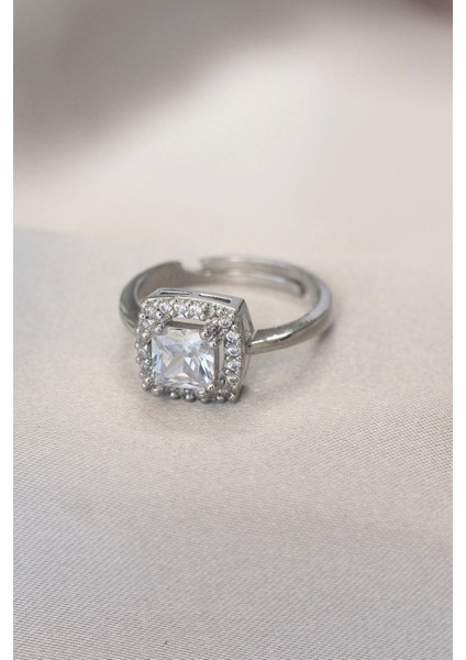 Bfs Gümüş Renk Baget ve Zirkon Taşlı Kare Yüzük