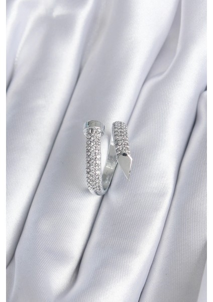 Bfs Pirinç Gümüş Renk Zirkon Taşlı Çivi Model Kadın Yüzük