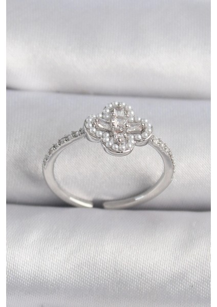 Bfs Pirinç Gümüş Renk Zirkon Taşlı Yonca Model Inci Detay Kadın Yüzük