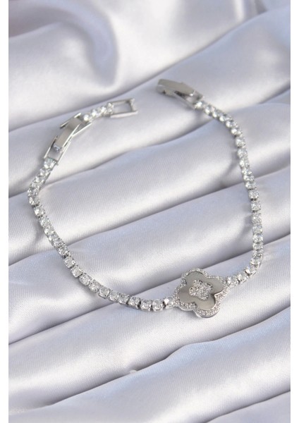 Bfs Pirinç Gümüş Renk Zirkon Taşlı Yonca Model Kadın Bileklik