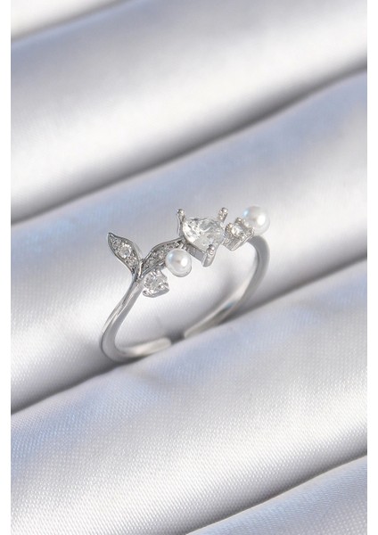 Bfs Pirinç Gümüş Renk Zirkon Taşlı Kalp Yaprak Model Inci Detay Kadın Yüzük