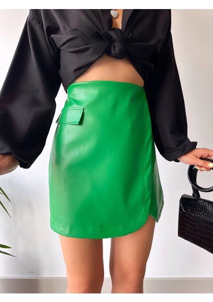 Cep Detaylı Oval Kapaklı Deri Etek Yeşil H240048 modelleri