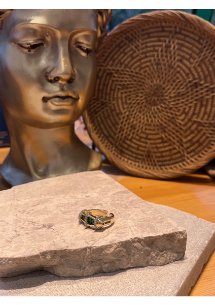 Yeşil Taşlı Işlemeli Yüzük fiyatları