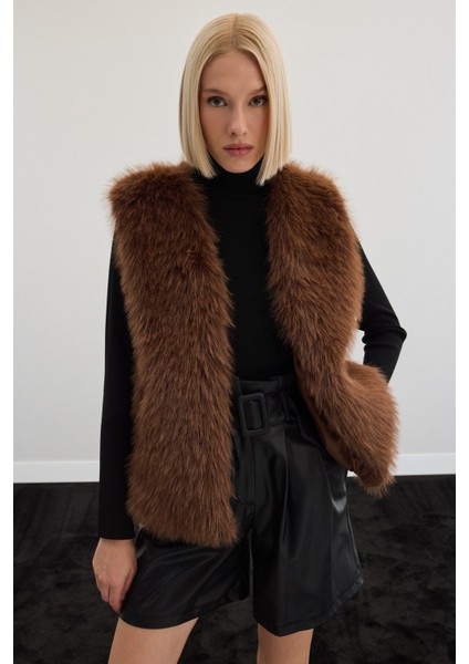 Kolsuz Uzun Yelek - Kahve