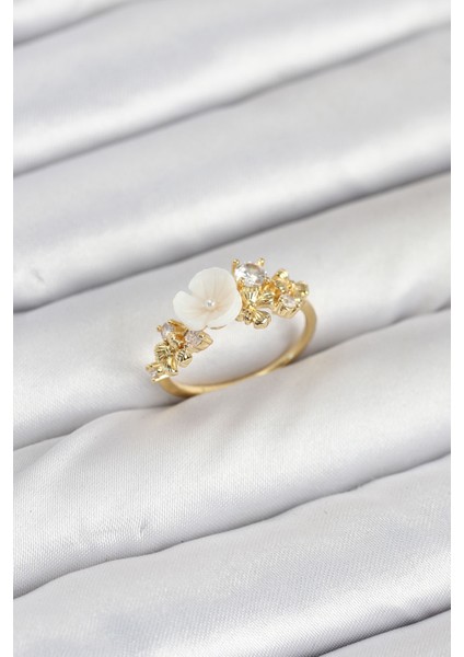Pirinç Gold Renk Çiçek Model Zirkon Taşlı Kadın Yüzük - Lisinya
