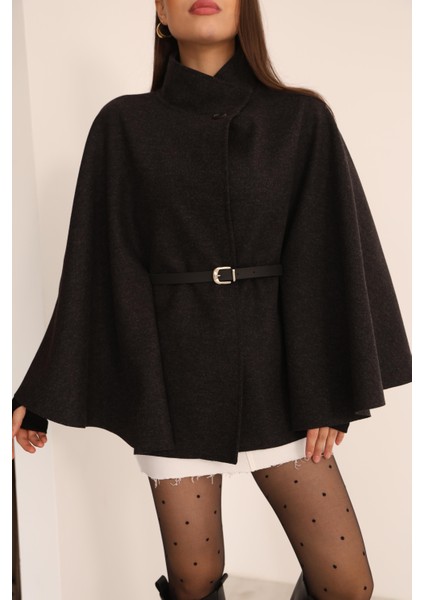 Kadın Siyah Kemer Detaylı Pelerin Panço Kaban fırsatları