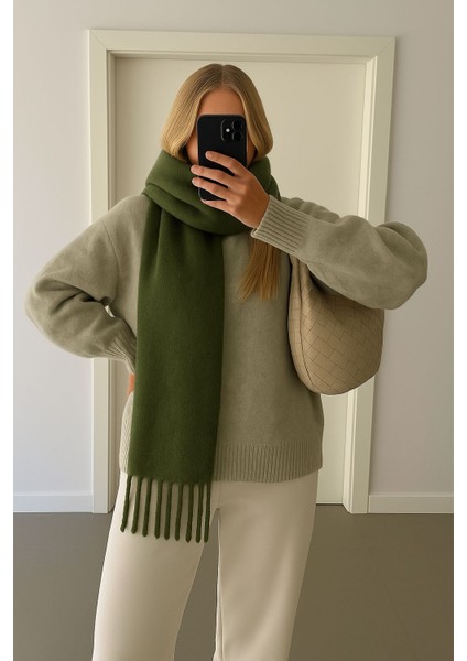 Kadın Kışlık Yumuşak Dokulu Puffy Atkı Şal – Kalın Peluş, Desenli, Saçaklı Oversize Model fiyatları