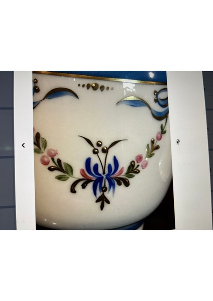 Limoges El Boyama Başucu Sürahisi Vazo 16,5 cm Boyunda Kapağında Ufak Atıklar Mevcut