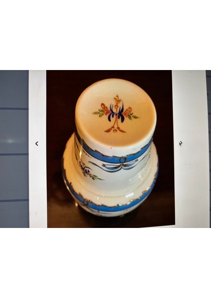 Limoges El Boyama Başucu Sürahisi Vazo 16,5 cm Boyunda Kapağında Ufak Atıklar Mevcut