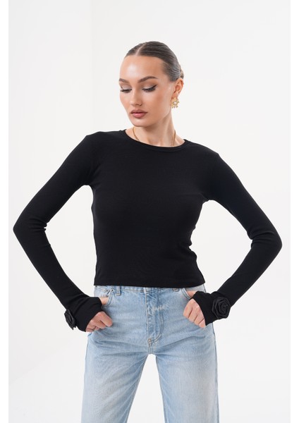 Siyah Uzun Kollu Parmak Gül Detaylı Bluz modelleri