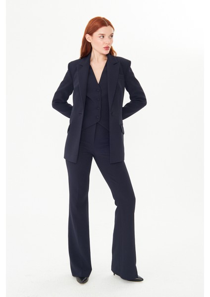 Kadın Lacivert Blazer Ceket, Yelek ve İspanyol Paça Pantolon Takım – Zarif Ofis Şıklığı & Güçlü Kadın Stili fiyatları
