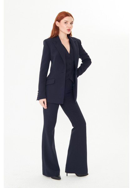 Kadın Lacivert Blazer Ceket, Yelek ve İspanyol Paça Pantolon Takım – Zarif Ofis Şıklığı & Güçlü Kadın Stili modelleri