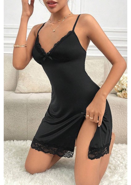 Kadın Siyah Dantelli Fiyonklu ve Yırtmaçlı Şık Gecelik