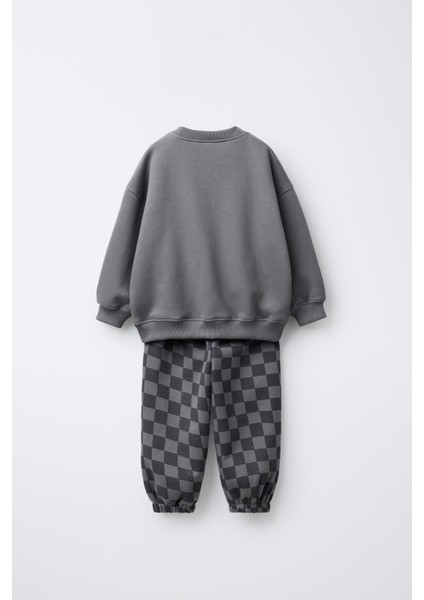 Erkek Çocuk Pamuklu Füme Checkered Desenli Eşofman Takımı - New Heights Yazı Detaylı modelleri