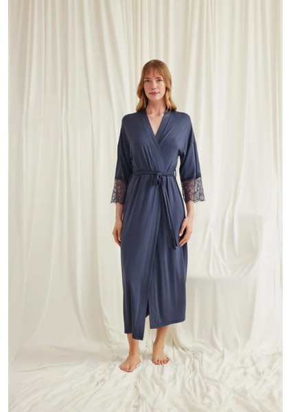 Monamise Dantelli ve Kuşaklı Sabahlık