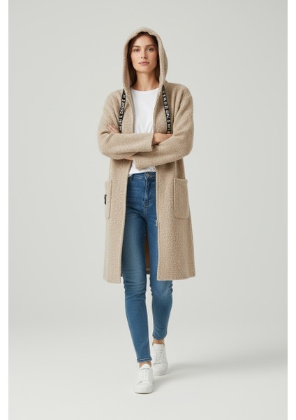 Kadın Üstten Cepli Kapüşonlu Önü Fermuarlı Kaşe Hırka