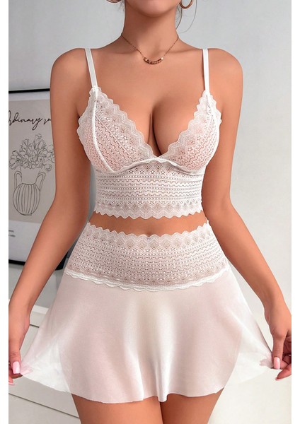 Kadın Beyaz Dantel ve Tül Detaylı Etekli Şık Gecelik Takımı indirimleri