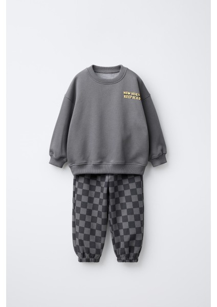 Erkek Çocuk Pamuklu Füme Checkered Desenli Eşofman Takımı - New Heights Yazı Detaylı fırsatları