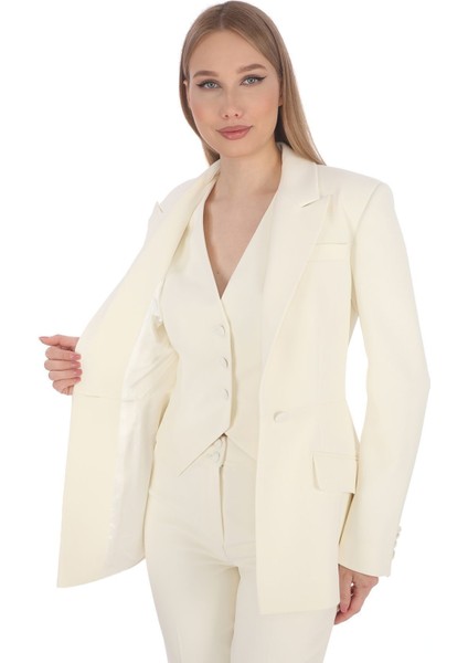 Kadın Beyaz Blazer Yelek Pantolon Takım – Zarif Kadın Takım Elbise | Şık Ofis & Özel Gün Kombini