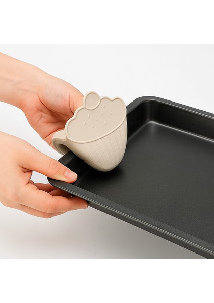 🧁2 Adet Muffin Şekilli Silikon Fırın Tutacağı – Isıya Dayanıklı, Kaymaz, Esnek ve Ergonomik Mutfak Eldiveni (Kırmızı & Krem) 🍰🔥 Şık Tasarım – Kolay Temizlenebilir – Bulaşık Makinesine Uygun fırsatları