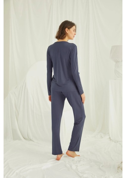 Monamise Yakası ve Omzu Dantelli Önü Boydan Düğmeli Pijama Takımı modelleri