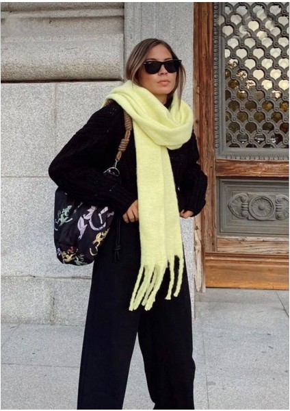 Kadın Kışlık Yumuşak Dokulu Puffy Atkı Şal – Kalın Peluş, Desenli, Saçaklı Oversize Model