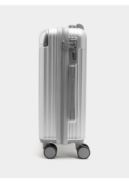 Dokulu Valiz M fiyatları