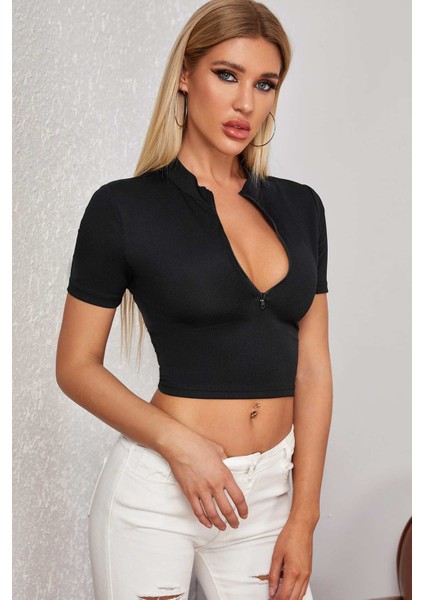 Kadın Siyah Yarım Fermuarlı ve Kısa Kollu Crop Top Bluz