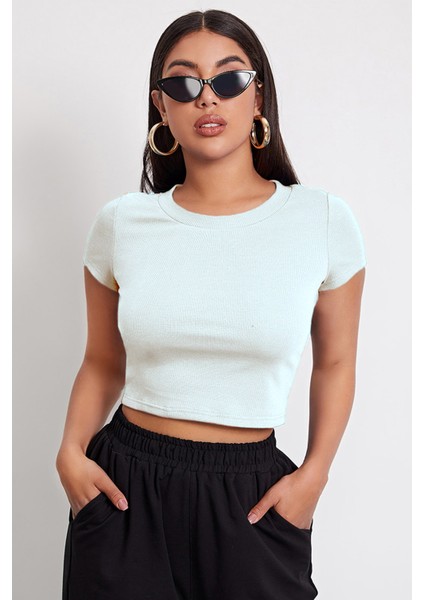 Kadın Beyaz Yuvarlak Yaka Yarım Kol Crop Top Bluz