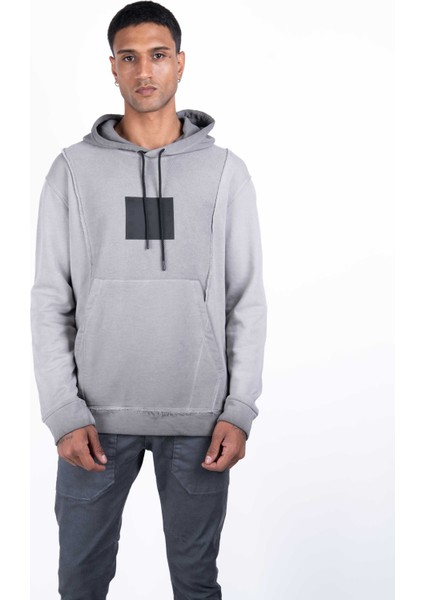 Erkek Regular Fit Kapüşonlu Baskılı Yıkama Efektli Gri Sweat