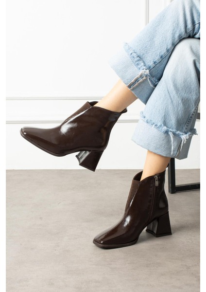 Rayt Kadın Bot Kalın Topuklu Fermuarlı Kırışık Kahverengi Rugan