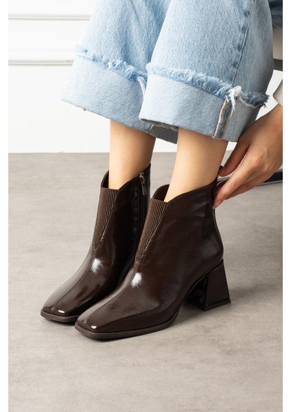 Rayt Kadın Bot Kalın Topuklu Fermuarlı Kırışık Kahverengi Rugan fiyatları