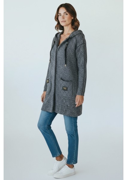 Kadın Üstten Cepli Kapüşonlu Önü Fermuarlı Kaşe Hırka indirimleri